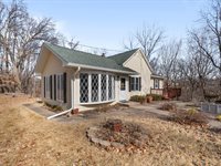 1440 45th Street, Moline, IL 61265