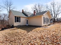 1440 45th Street, Moline, IL 61265