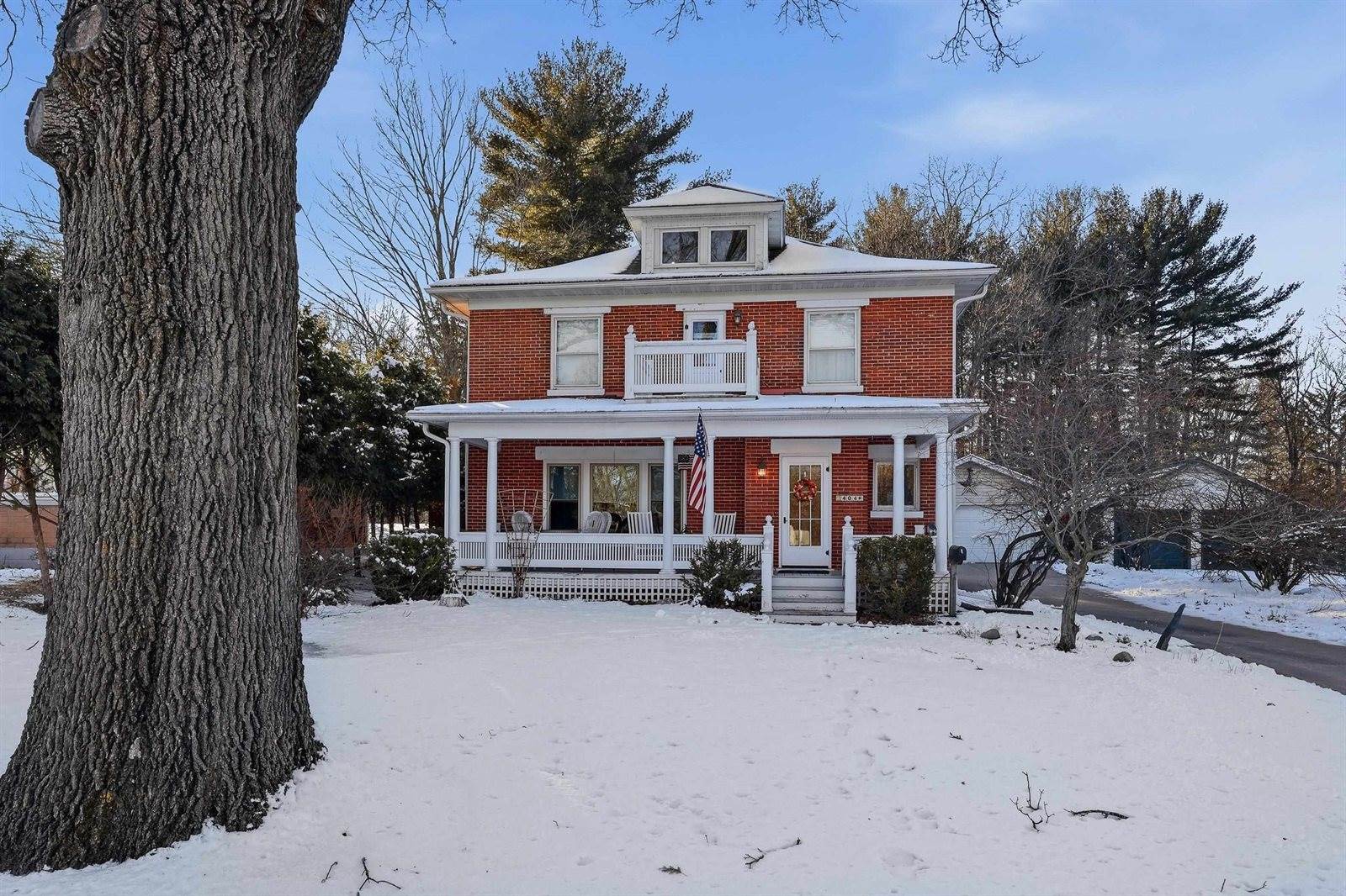 404 High Street, Waupaca, WI 54981