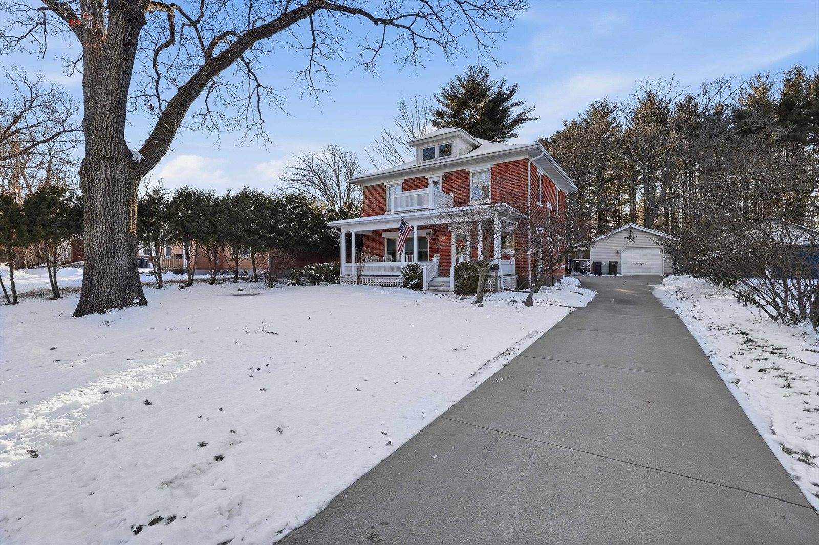 404 High Street, Waupaca, WI 54981