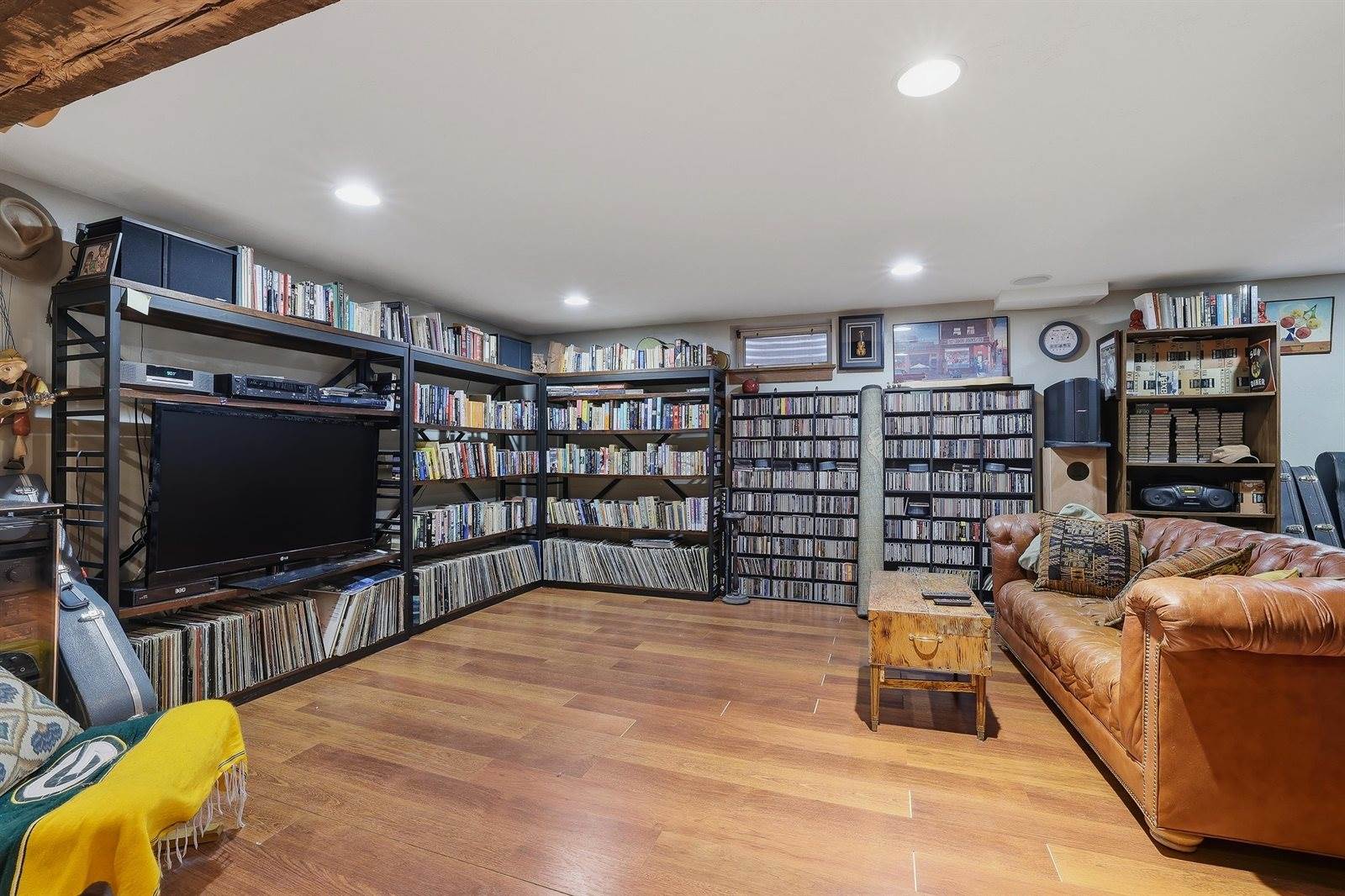 404 High Street, Waupaca, WI 54981