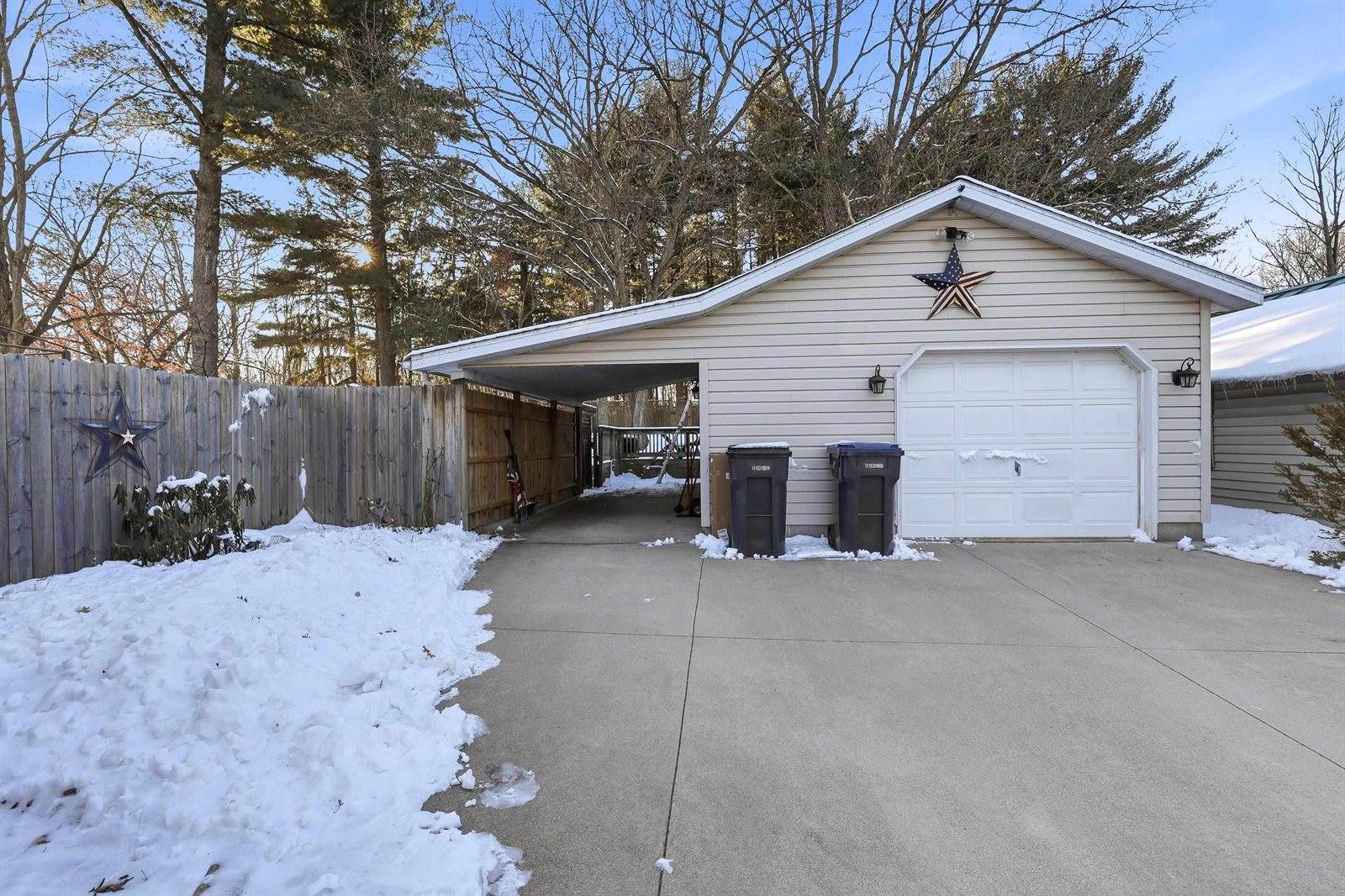 404 High Street, Waupaca, WI 54981