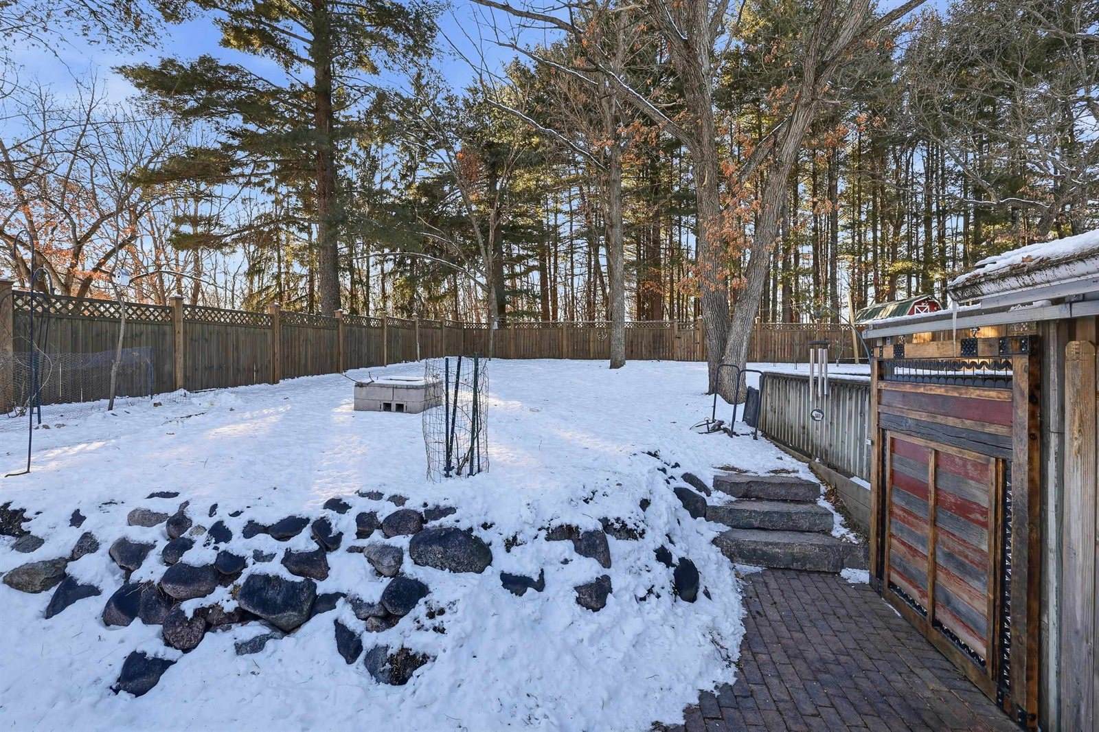 404 High Street, Waupaca, WI 54981