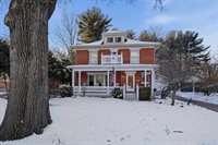 404 High Street, Waupaca, WI 54981