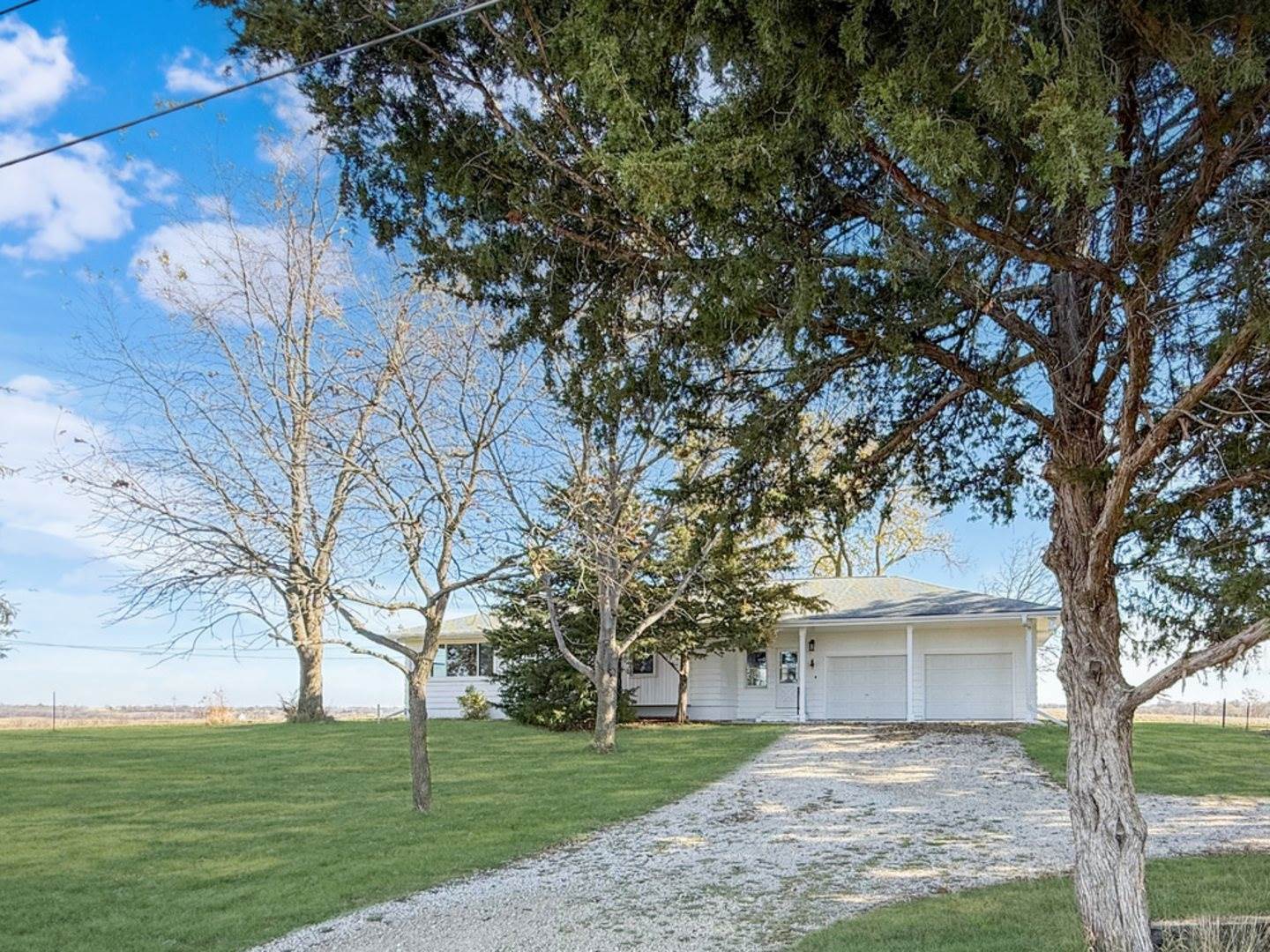 1165 North Henderson Road, Freeport, IL 61032