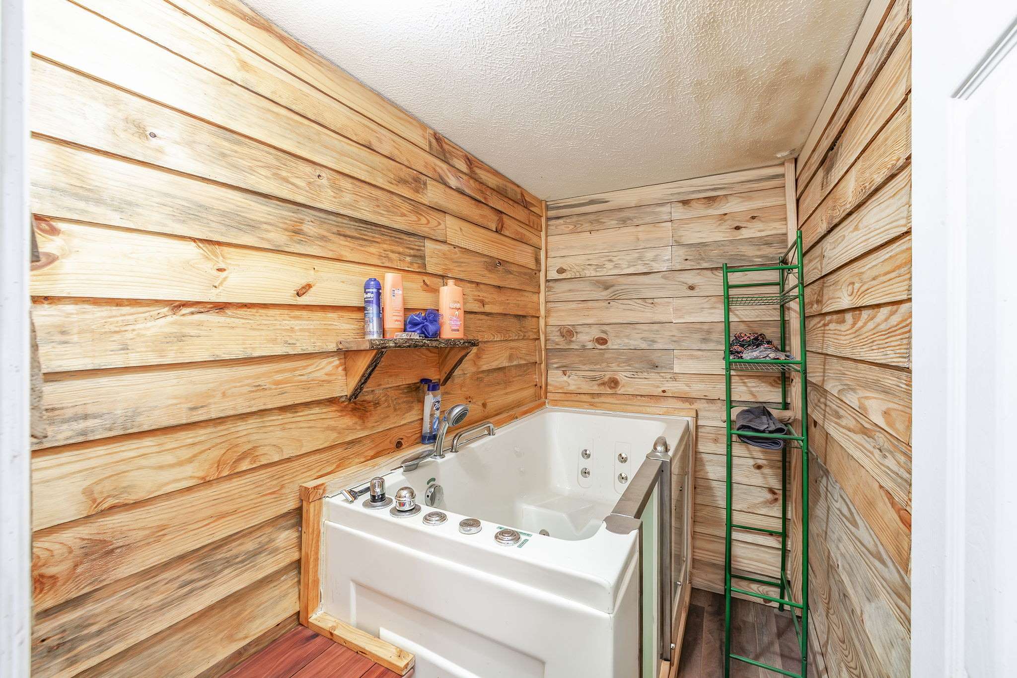 1290 Sycamore Dr, Morris Chapel, TN 38361