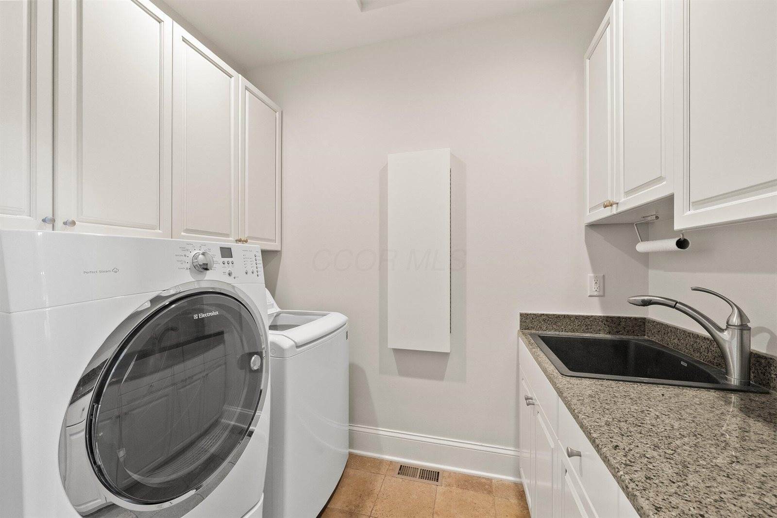 3507 River Avon Circle, Columbus, OH 43221