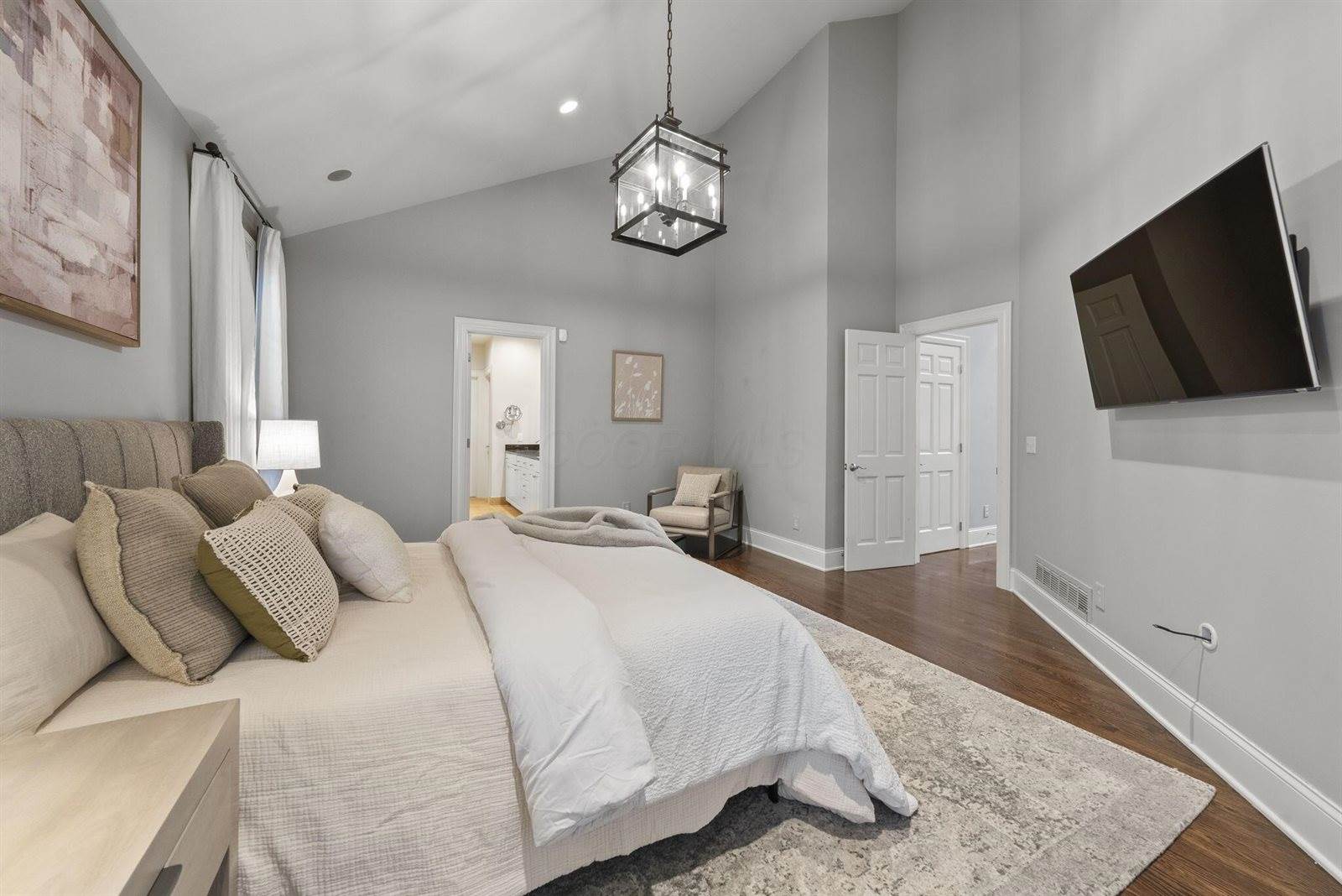 3507 River Avon Circle, Columbus, OH 43221