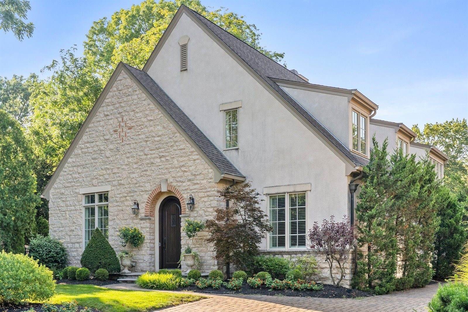 3507 River Avon Circle, Columbus, OH 43221