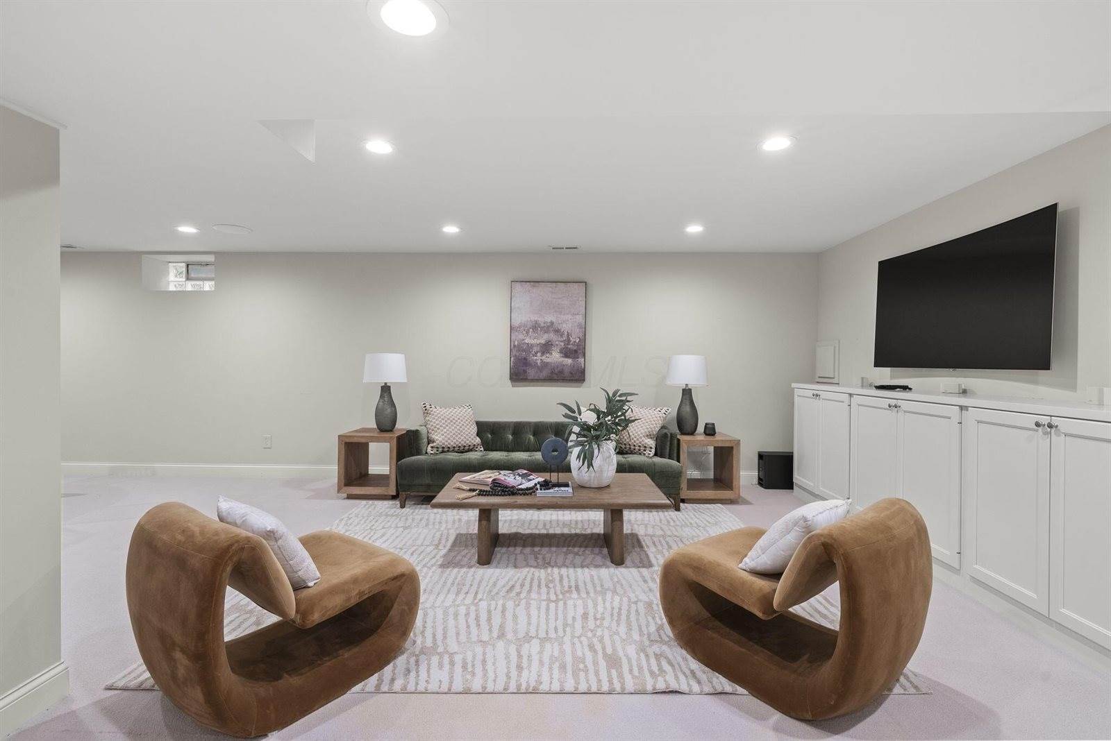 3507 River Avon Circle, Columbus, OH 43221