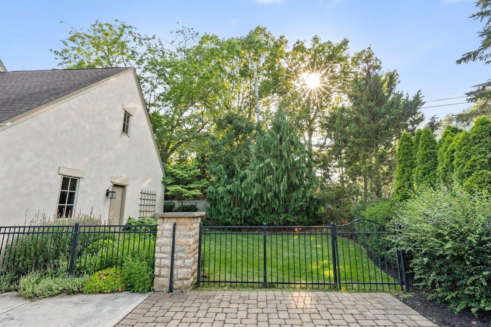 3507 River Avon Circle, Columbus, OH 43221