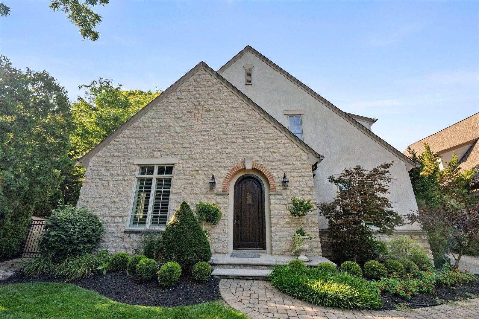 3507 River Avon Circle, Columbus, OH 43221