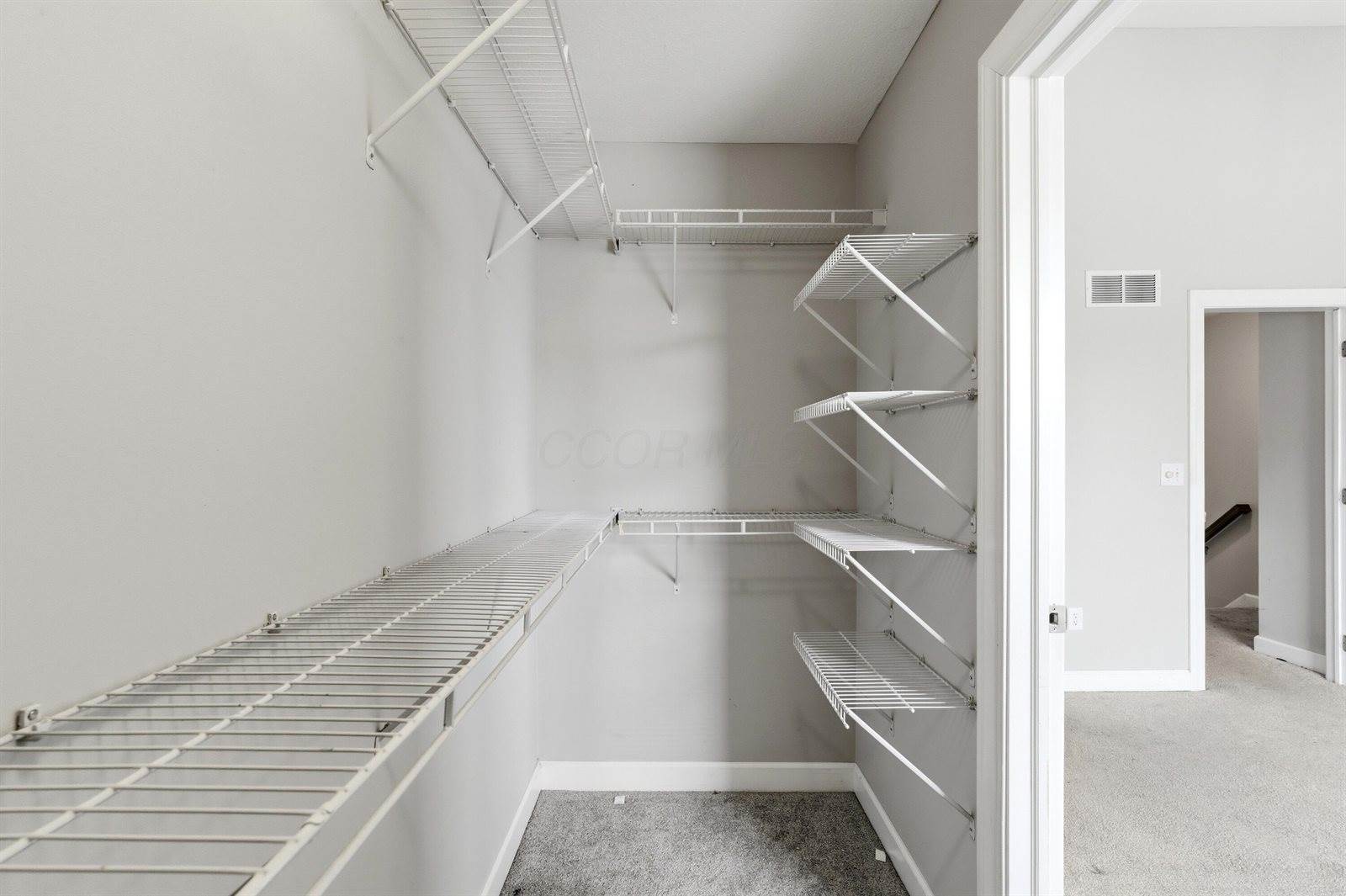 986 Shaula Drive, Columbus, OH 43240