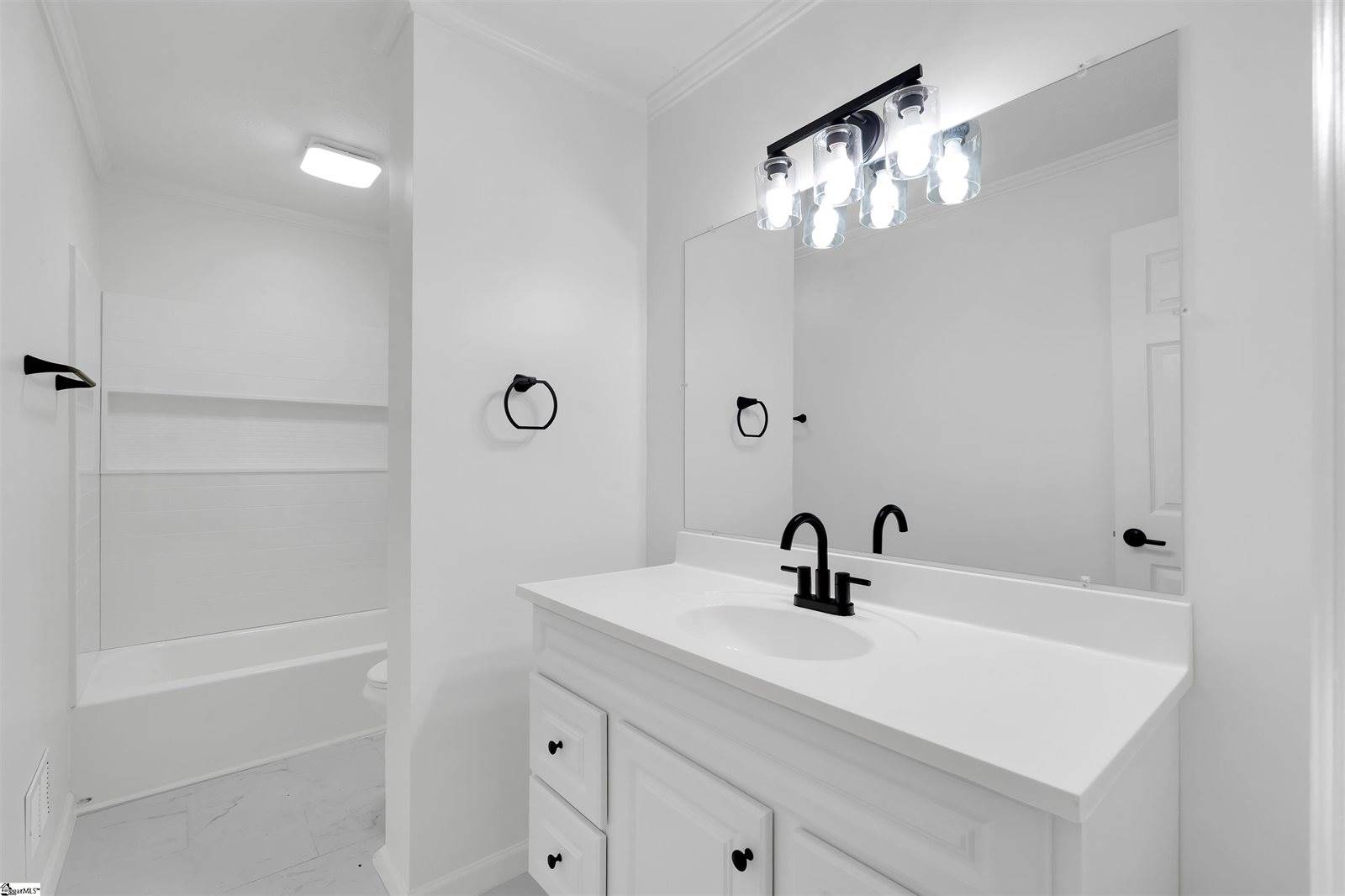 212 Barrett, Mauldin, SC 29662