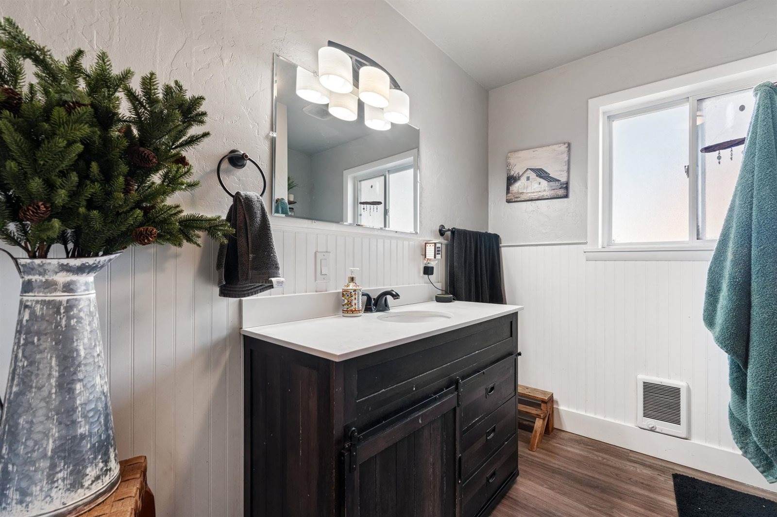 203 Tyler Street, American Falls, ID 83211