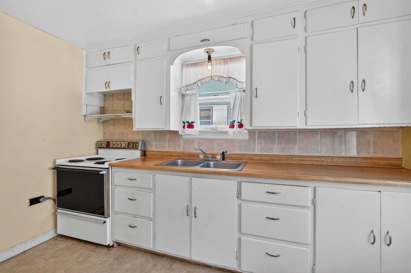 753 Fort Hall, American Falls, ID 83211