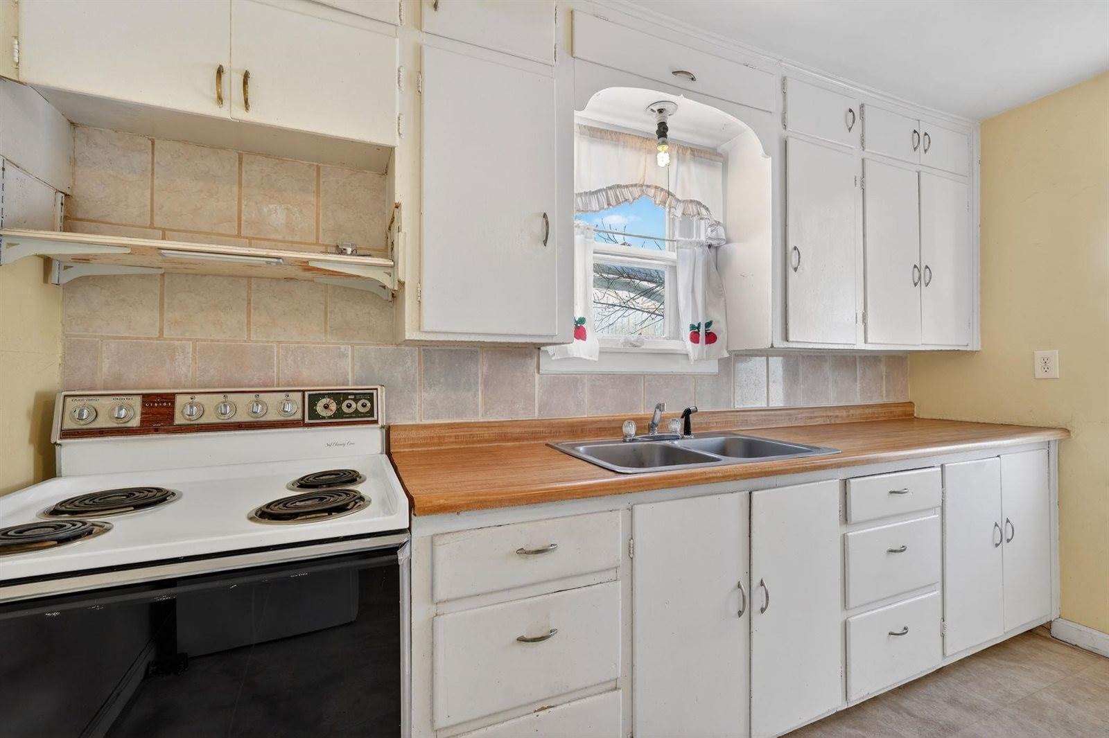 753 Fort Hall, American Falls, ID 83211