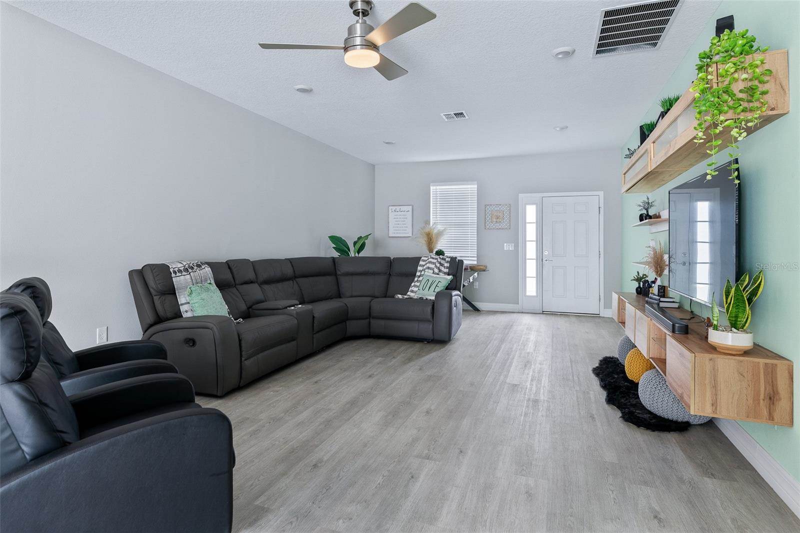 113 Plumosus Park Dr, Deland, FL 32724