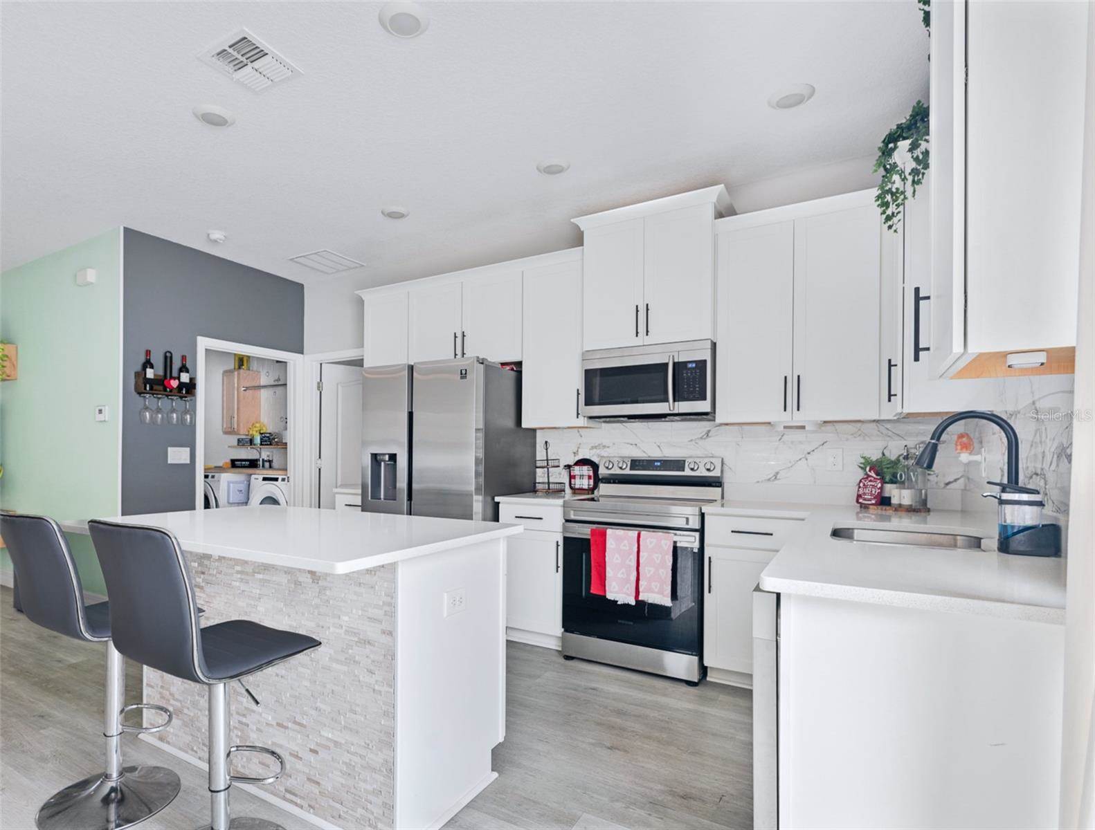 113 Plumosus Park Dr, Deland, FL 32724