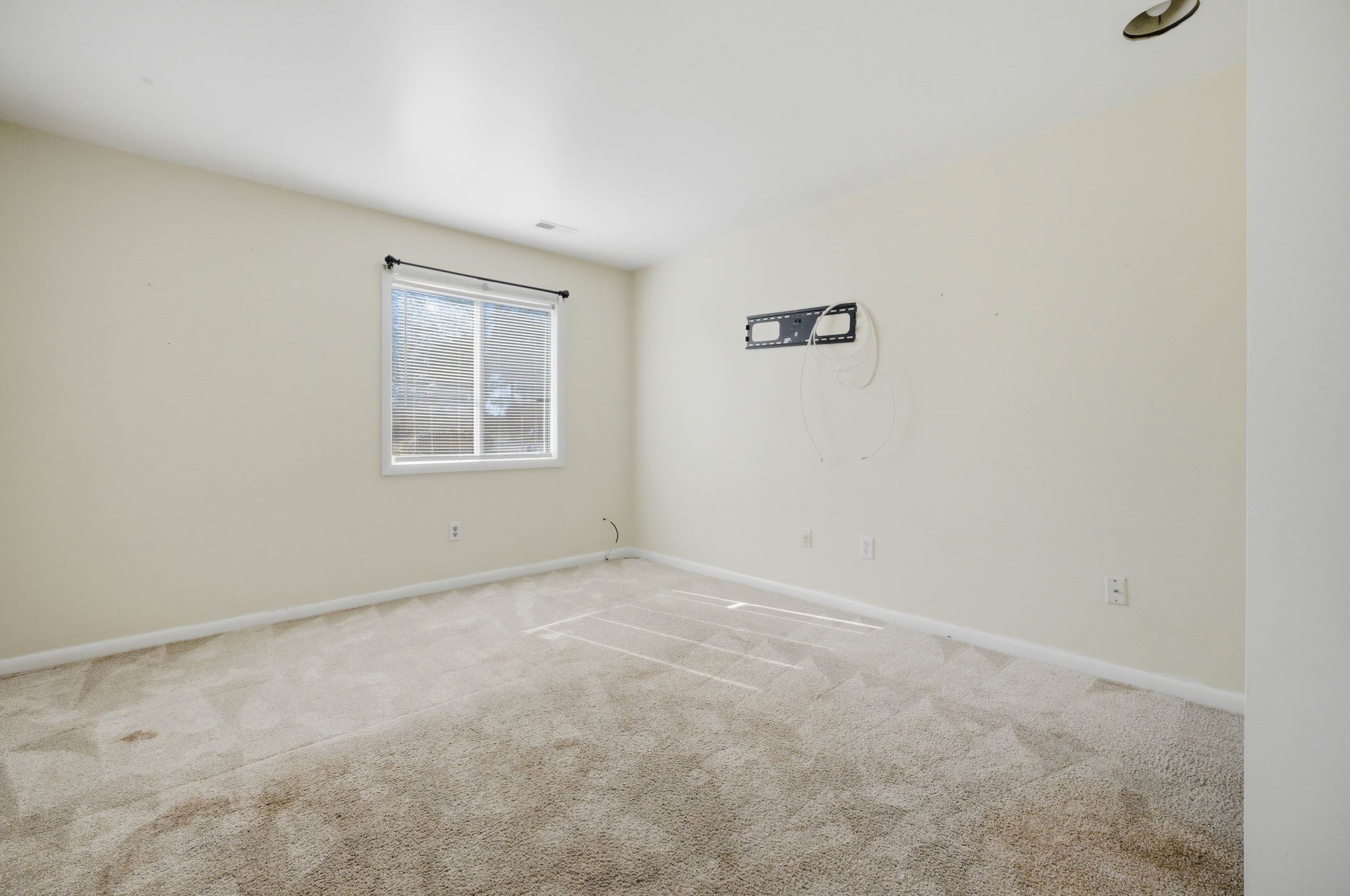 111 Roane Drive, Hampton, VA 23669