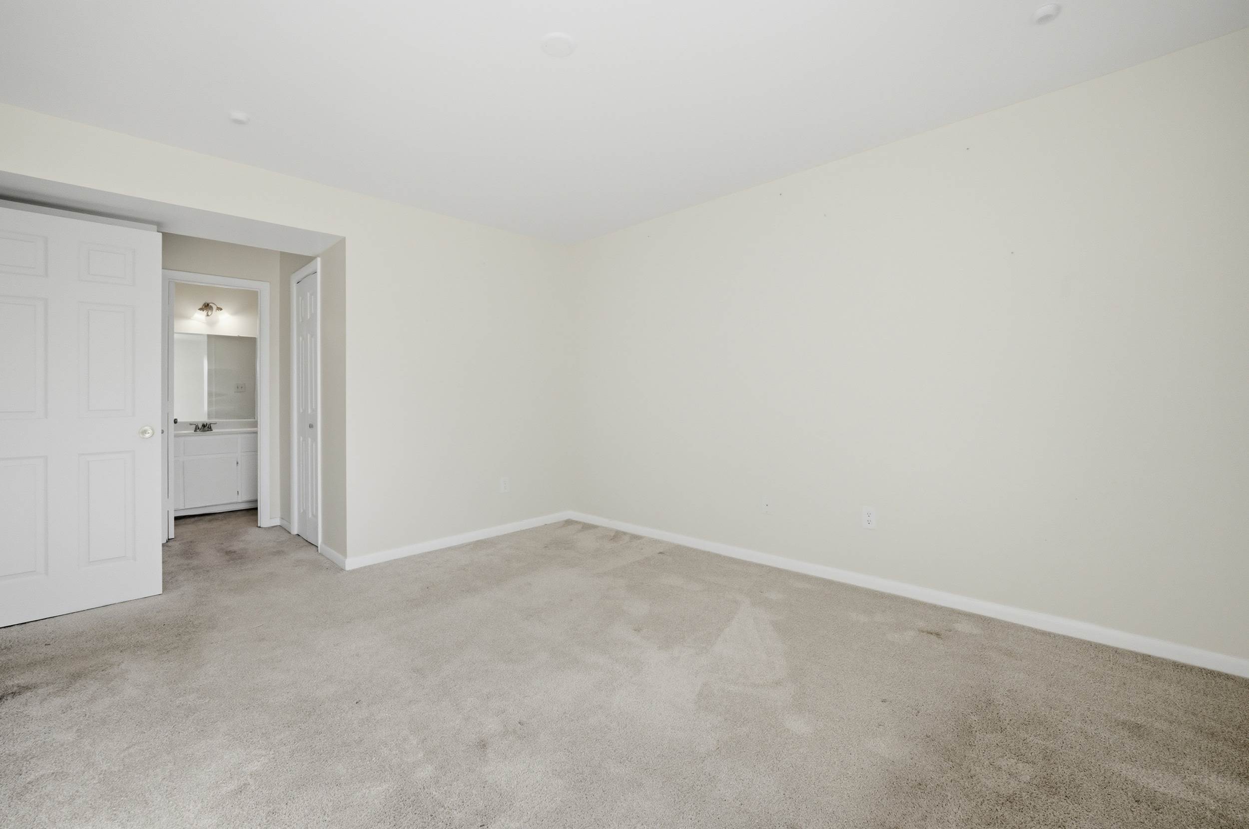 111 Roane Drive, Hampton, VA 23669