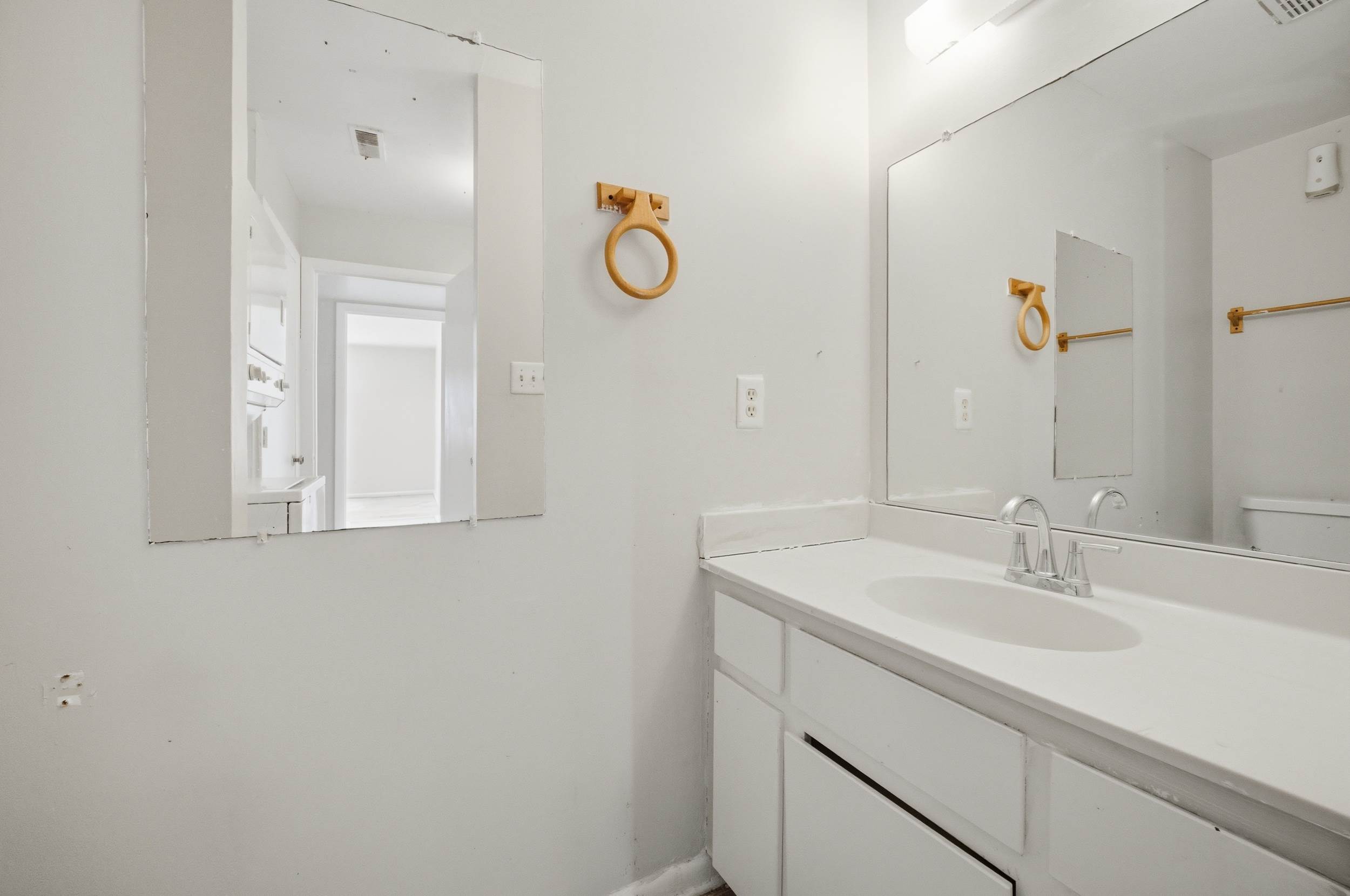 111 Roane Drive, Hampton, VA 23669