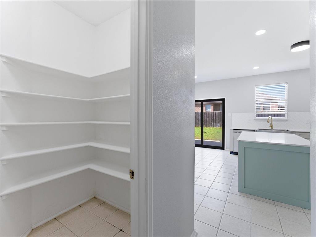 137 Heritage Drive, Crowley, TX 76036