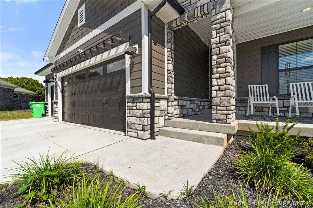 6010 Heaven Hill Drive, Charlestown, IN 47111