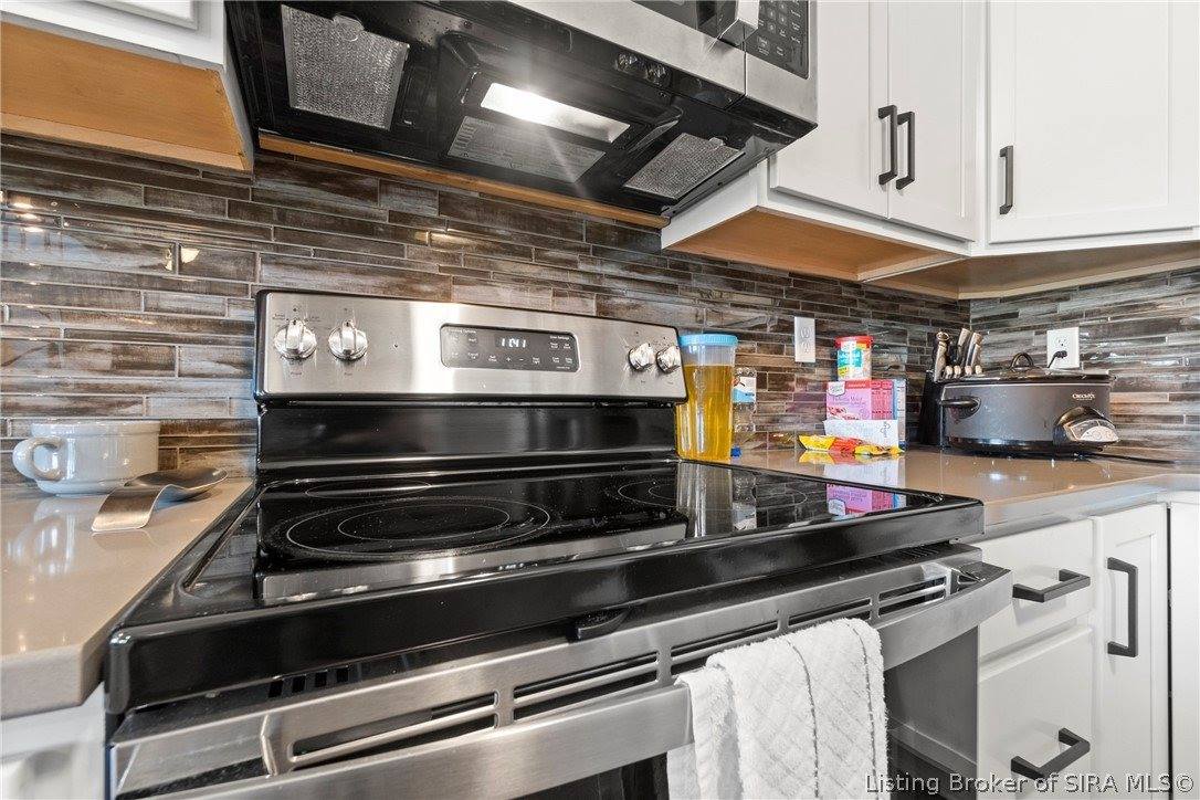 6010 Heaven Hill Drive, Charlestown, IN 47111