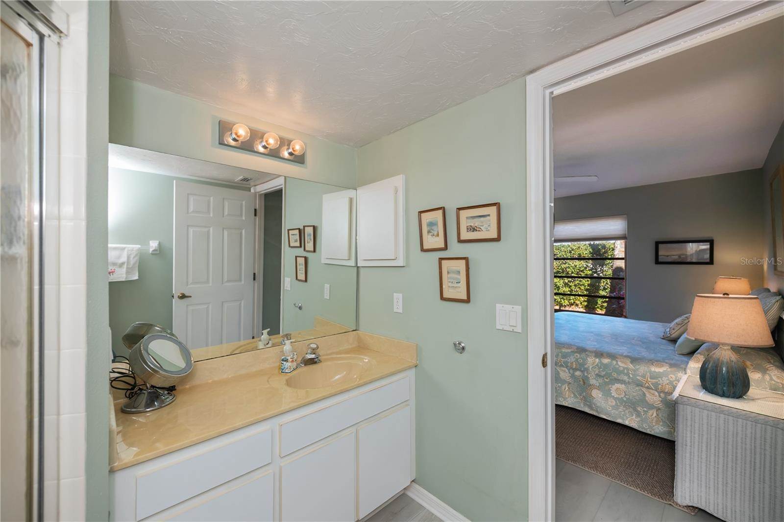 1041 Capri Isles Boulevard, Venice, FL 34292