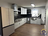 8039 SE Berryton RD, Berryton, KS 66409