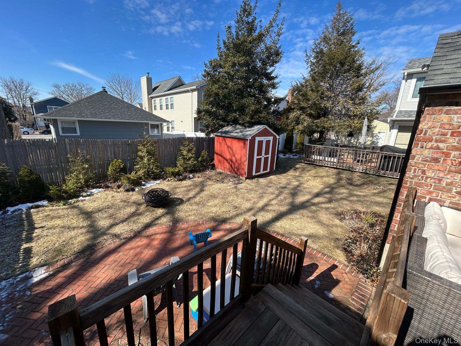 17 Cottonwood Road, North Hempstead, NY 11050