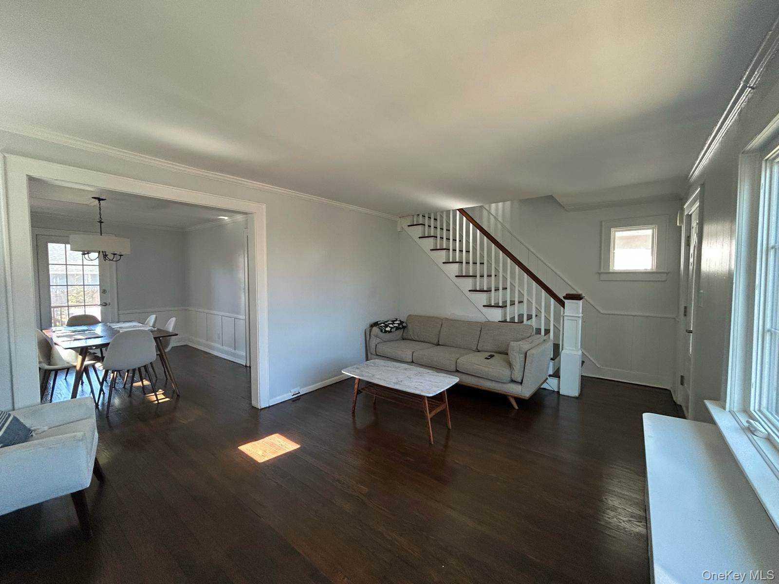 17 Cottonwood Road, North Hempstead, NY 11050