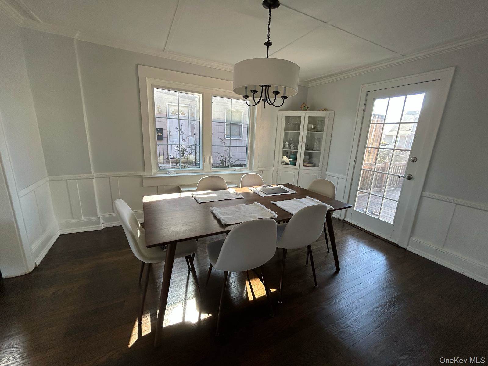 17 Cottonwood Road, North Hempstead, NY 11050