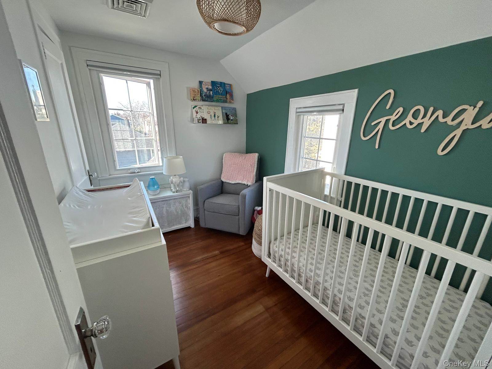 17 Cottonwood Road, North Hempstead, NY 11050