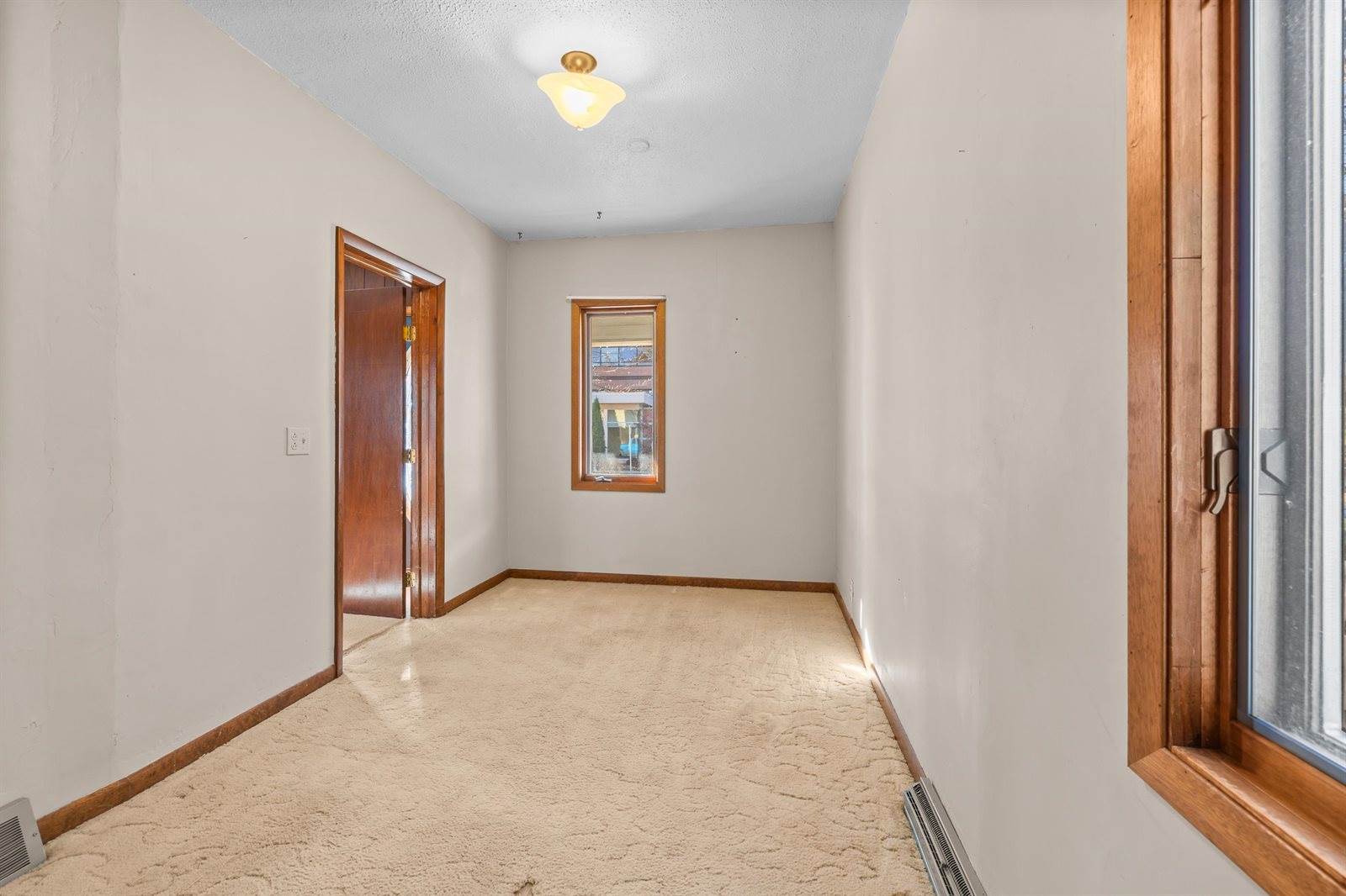 909 Illinois Avenue, Stevens Point, WI 54481