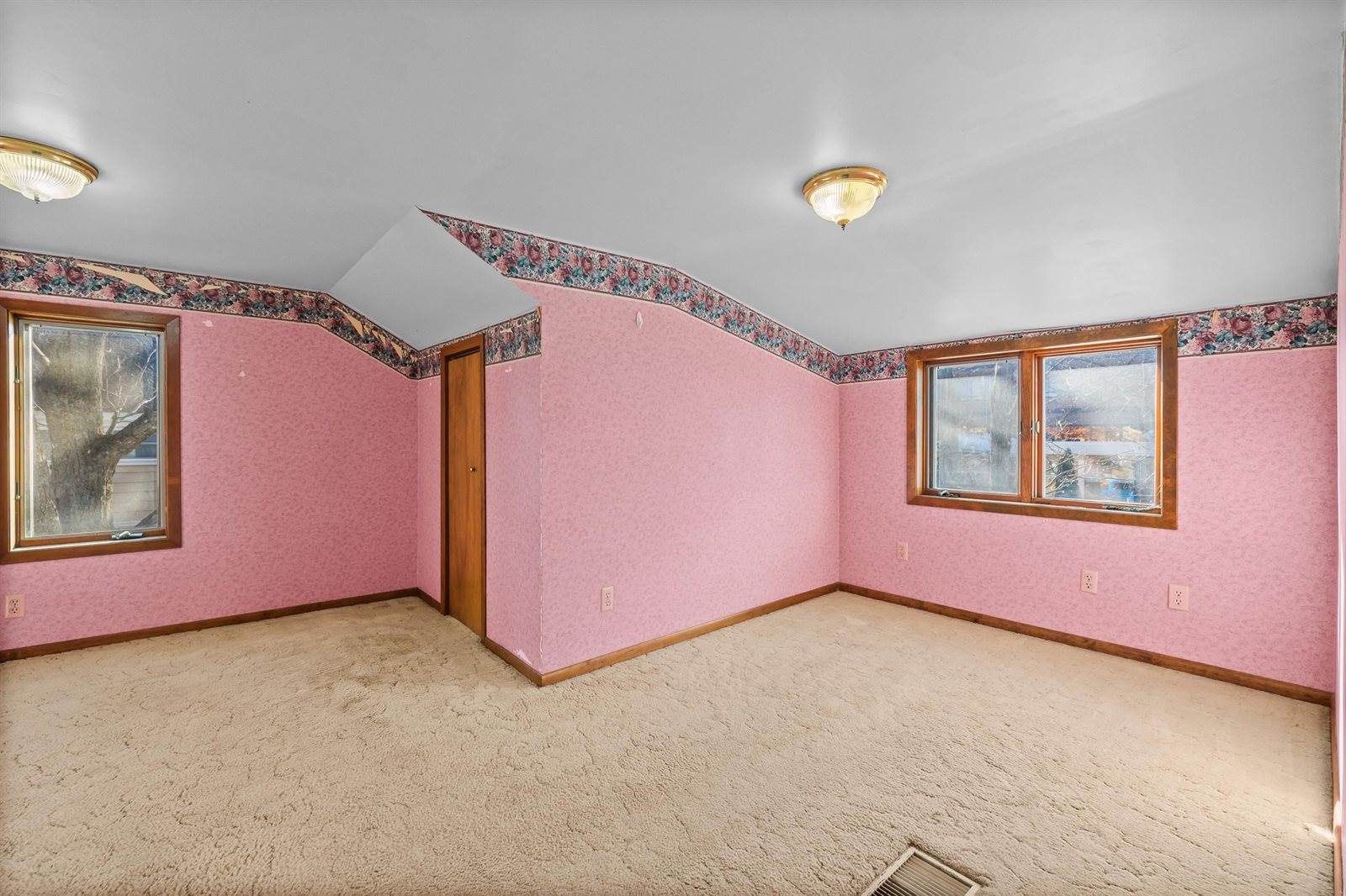 909 Illinois Avenue, Stevens Point, WI 54481