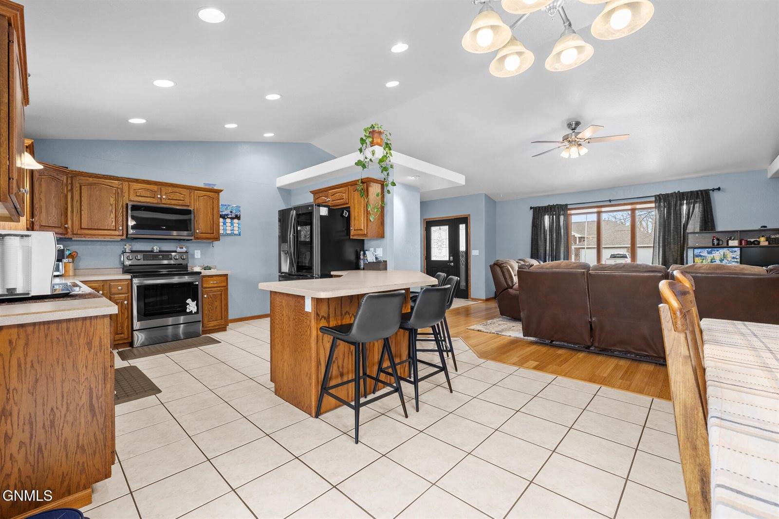 1821 16th Court West, Williston, ND 58801