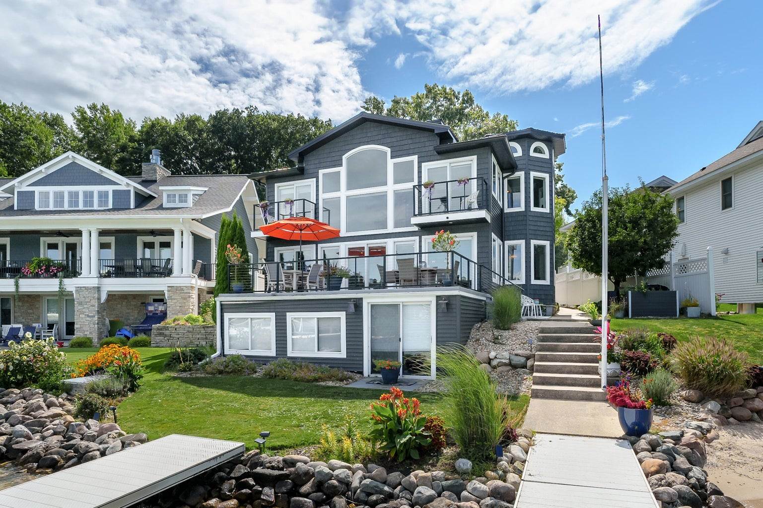 515 S Gull Lake Dr, Richland, MI 49083