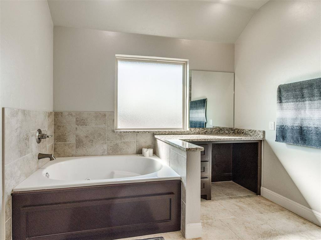 4210 Paradise Drive, Blanchard, OK 73010