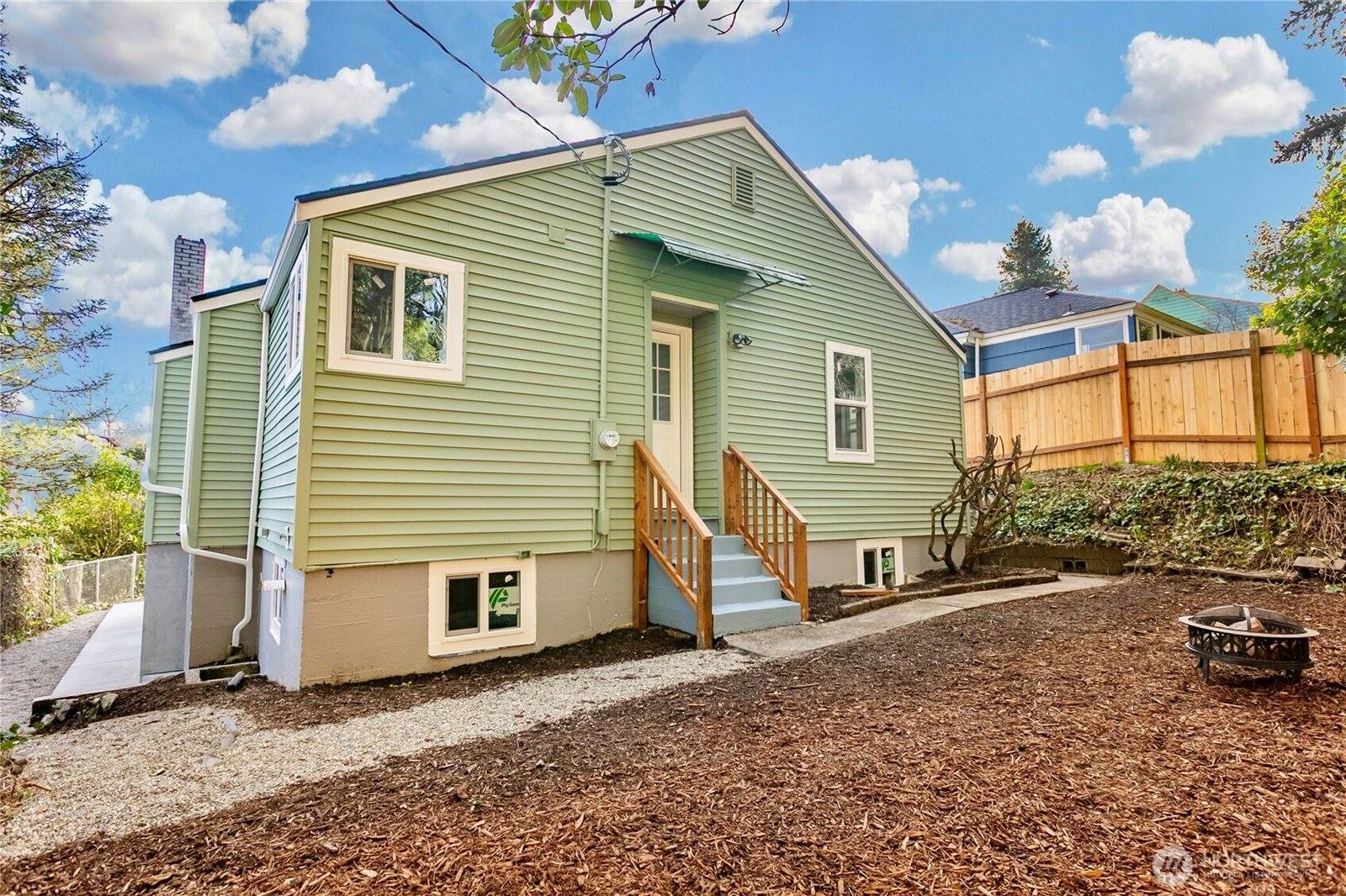3110 11th Street, Bremerton, WA 98312