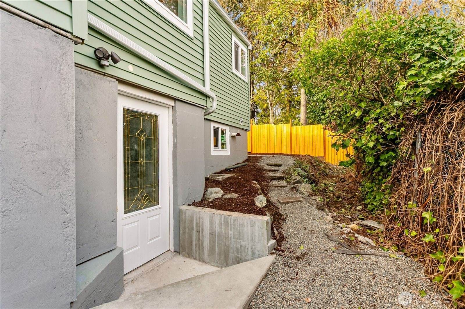 3110 11th Street, Bremerton, WA 98312