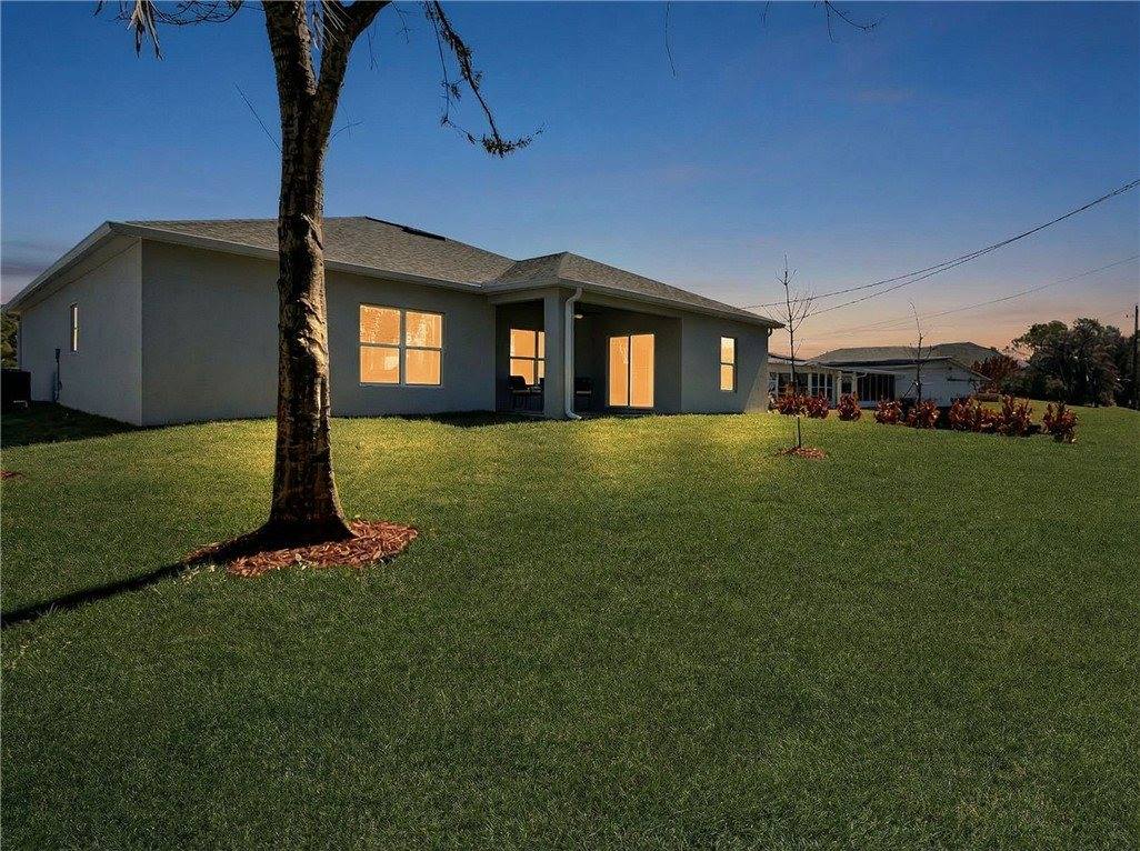 418 Easy Street, Sebastian, FL 32958