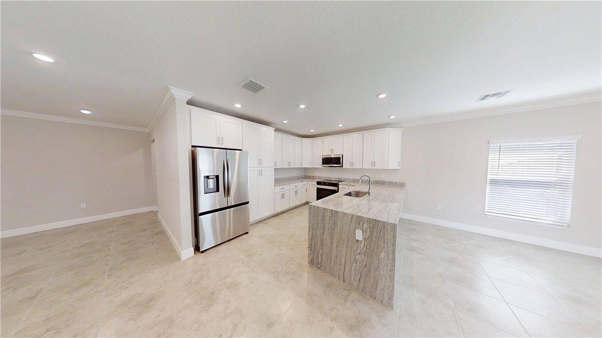 418 Easy Street, Sebastian, FL 32958