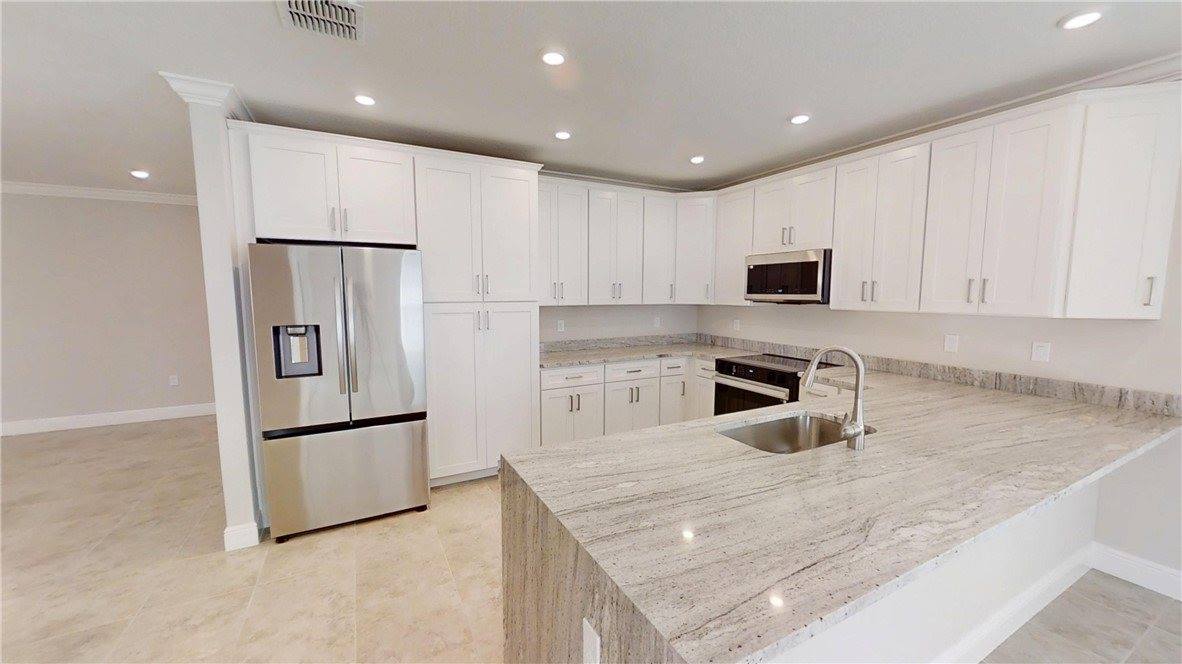 418 Easy Street, Sebastian, FL 32958