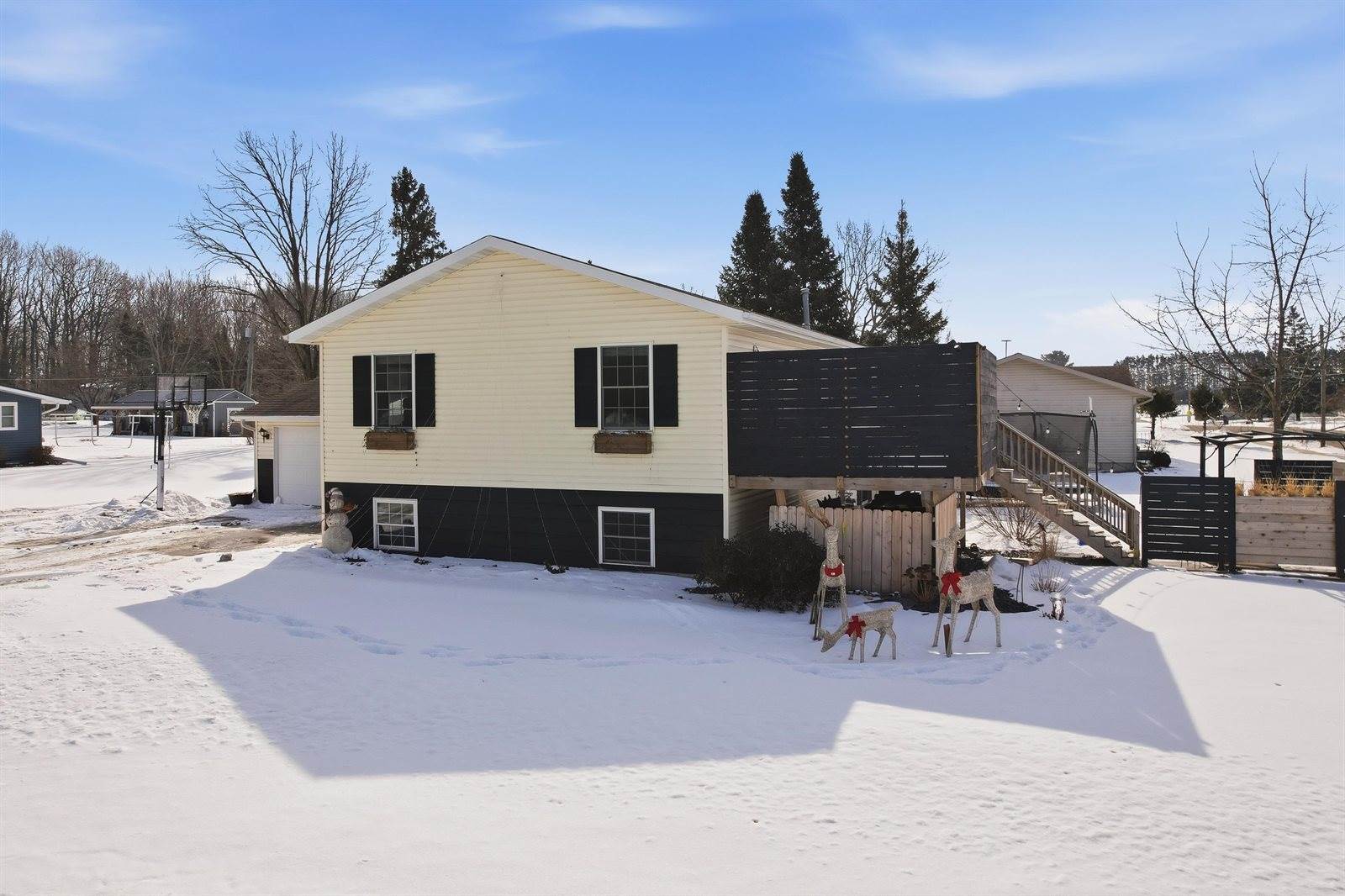 713 Mueller Street, Athens, WI 54411