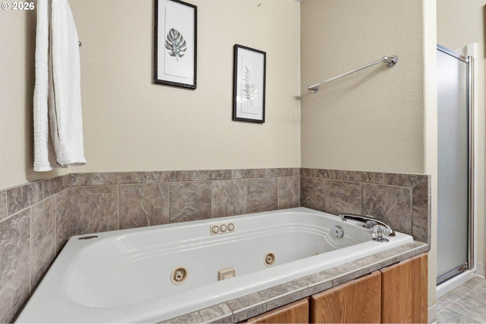 1350 SW Darci Dr, McMinnville, OR 97128