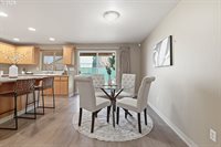 1350 SW Darci Dr, McMinnville, OR 97128