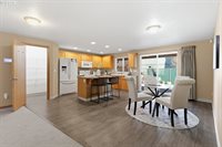 1350 SW Darci Dr, McMinnville, OR 97128