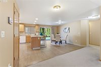1350 SW Darci Dr, McMinnville, OR 97128